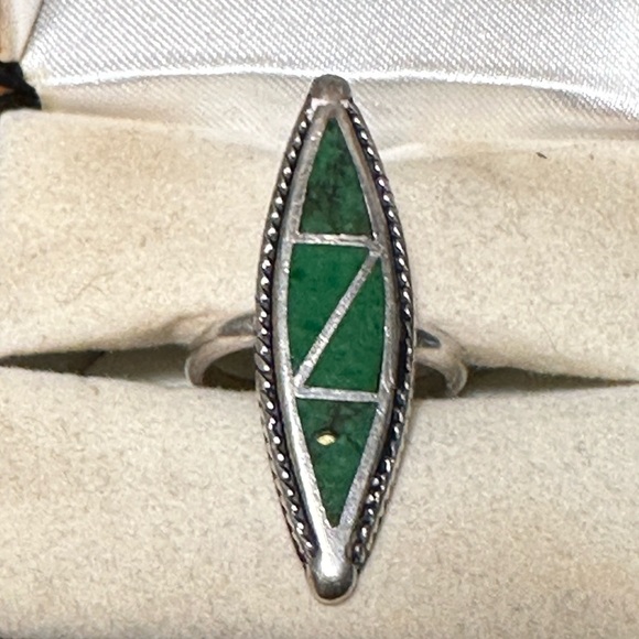 Native American vintage 925 sterling silver and inlaid malachite Zuni Ring - Picture 5 of 10
